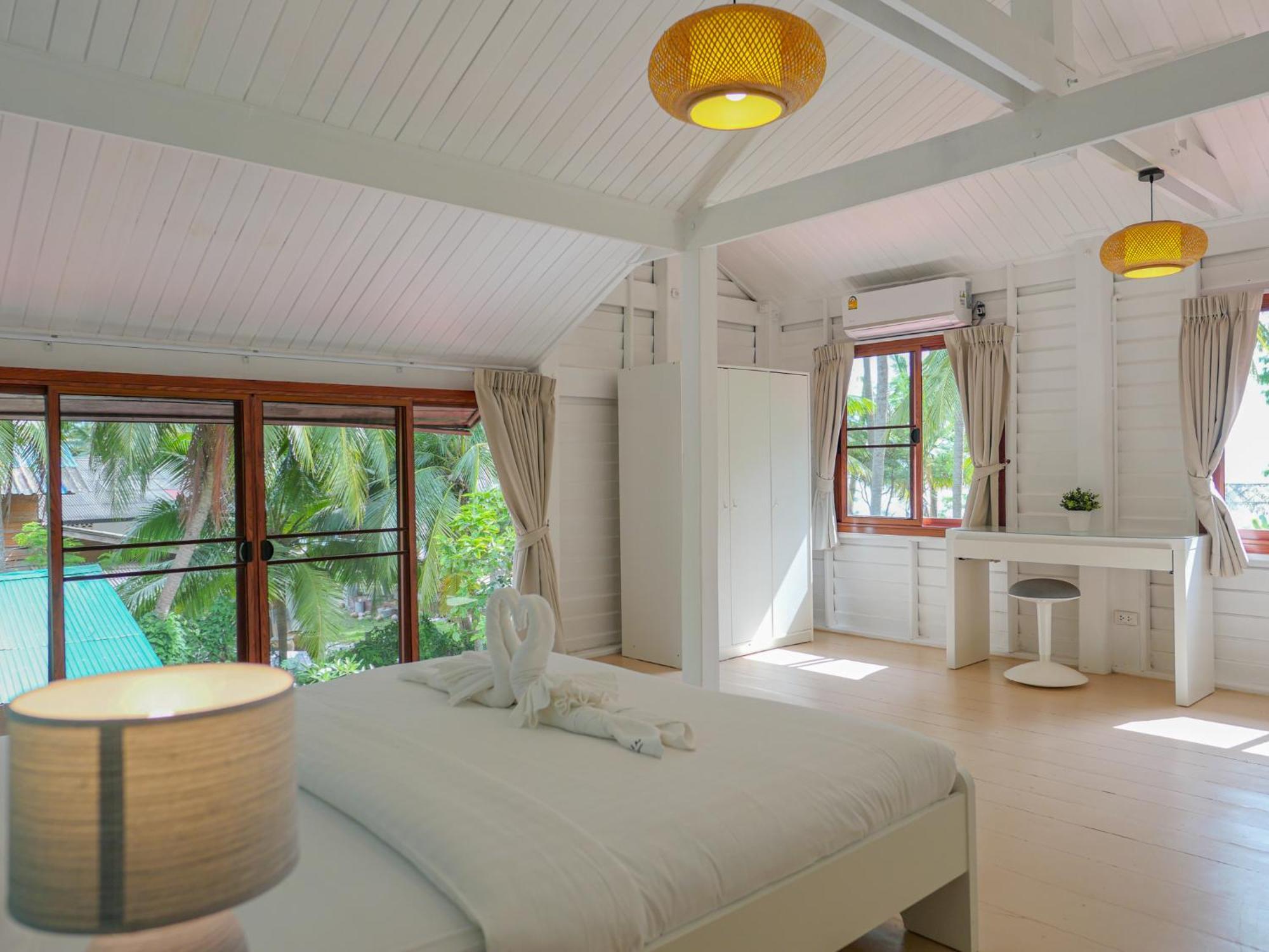 The Wooden Beach House 3Br - Sunset Beach Garden Taling Ngam  Exterior photo