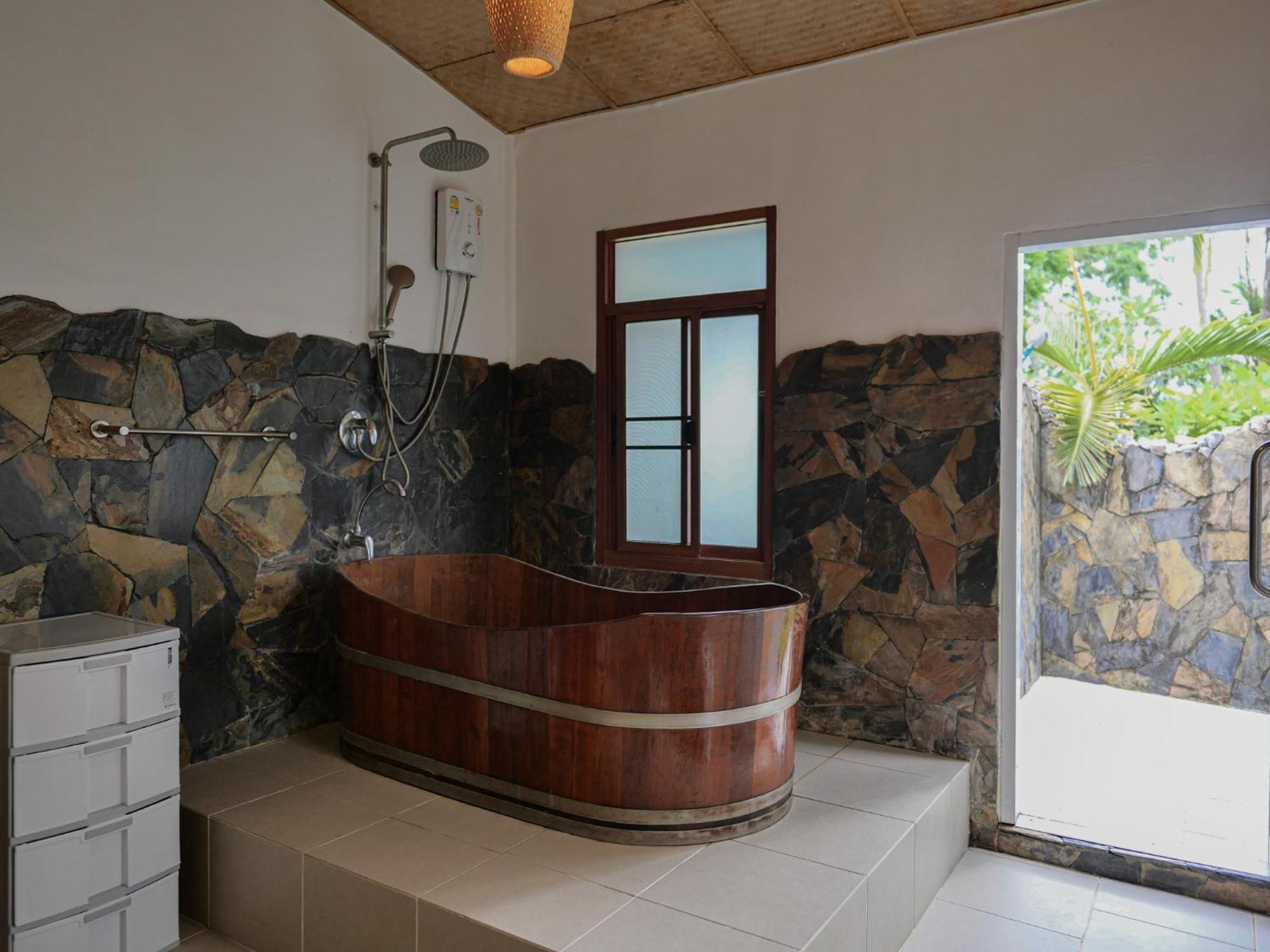 The Wooden Beach House 3Br - Sunset Beach Garden Taling Ngam  Exterior photo