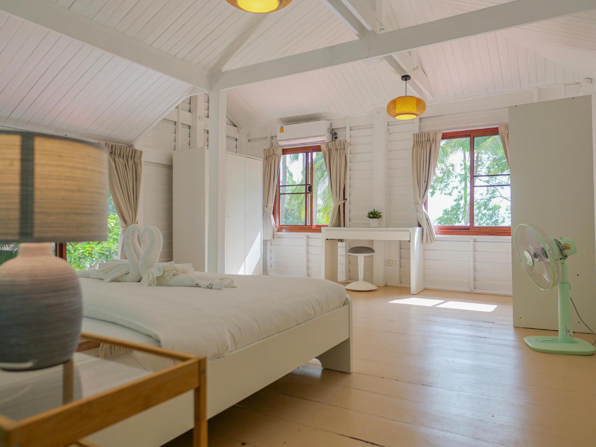 The Wooden Beach House 3Br - Sunset Beach Garden Taling Ngam  Exterior photo